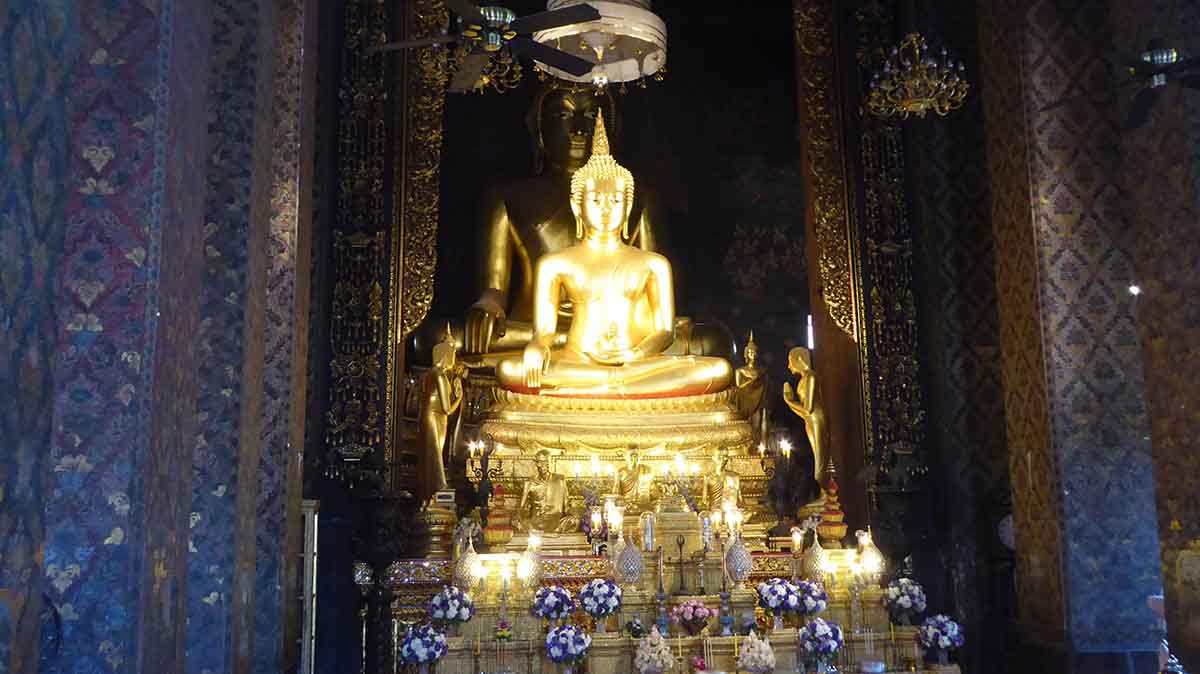 Wat Bowonniwet Vihara Temple in Bangkok