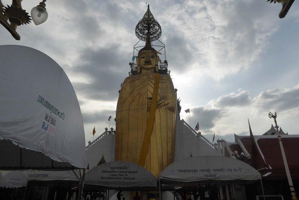 Big Buddha Wat Intharawihan Temple Bangkok