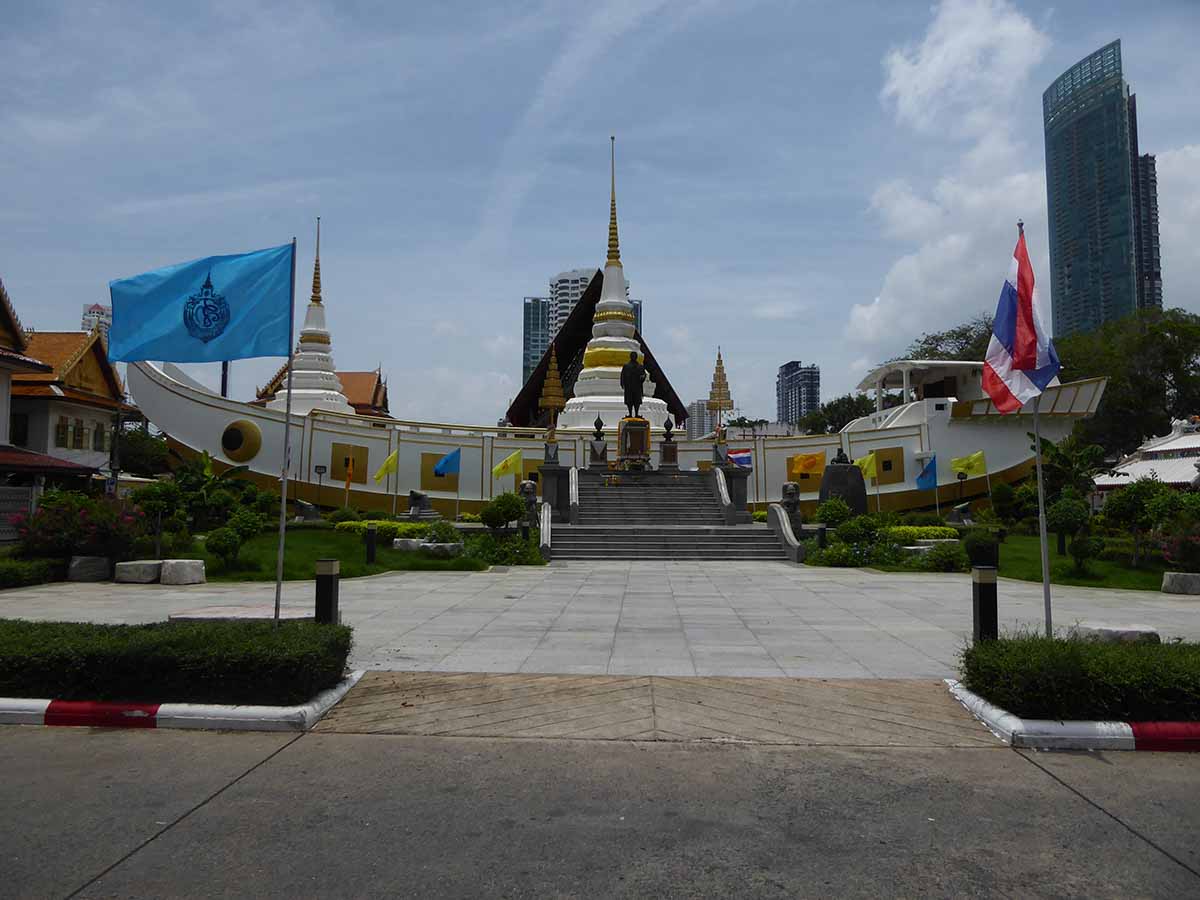 Wat Yannawa The Boat Temple Bangkok 