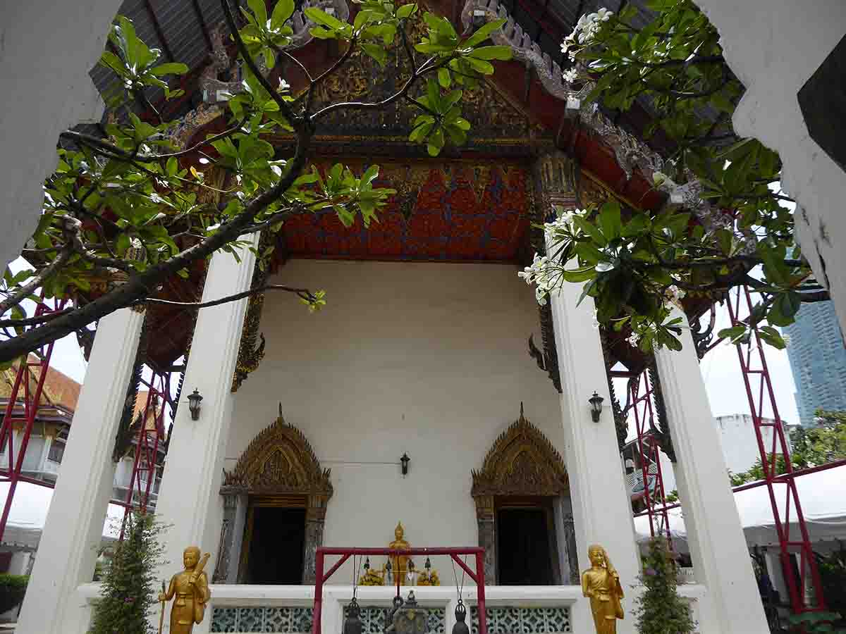 Wat Yannawa The Boat Temple Bangkok Tourist Attraction in Bangkok