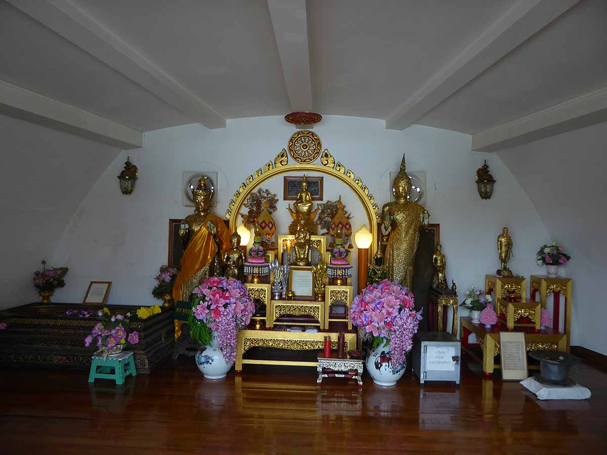 Wat Yannawa The Boat Temple Bangkok 