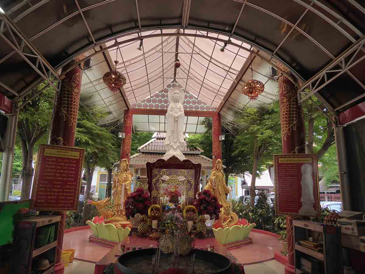 Wat Yannawa The Boat Temple Bangkok Tourist Attraction in Bangkok