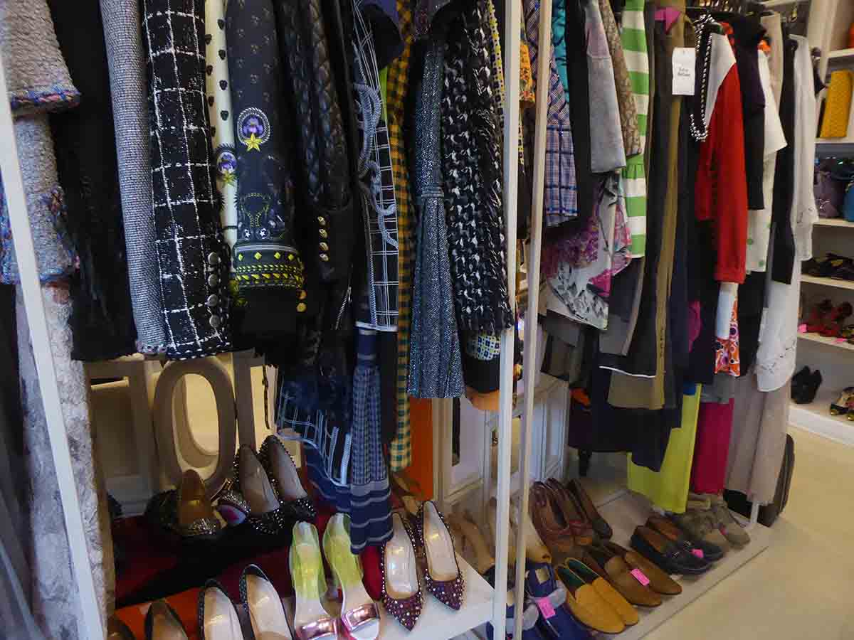 Vintage Clothing & Accessories in Bangkok Brandlover