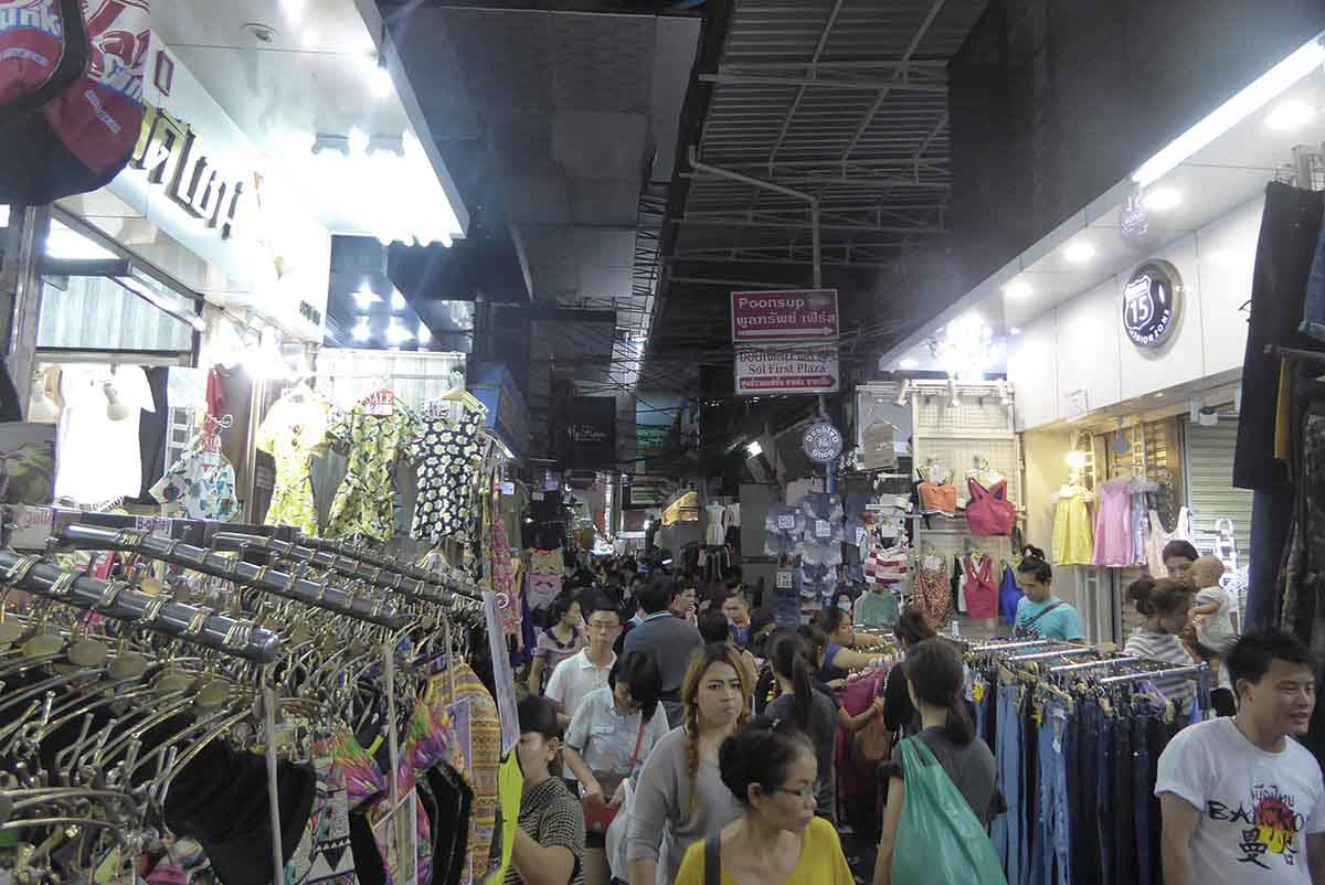 Bangkok Markets A-Z Pratunam Market