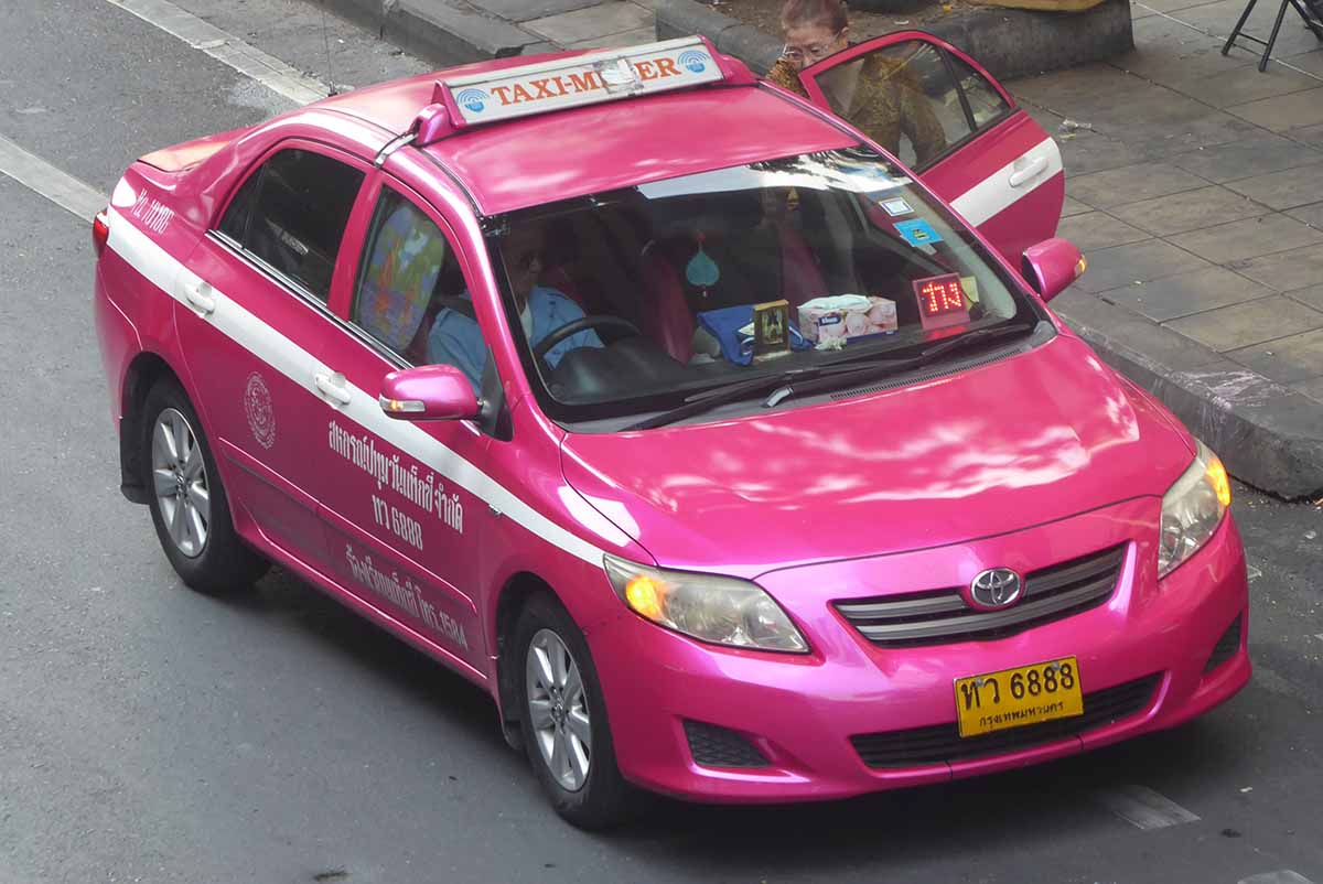How to take a taxi in Bangkok