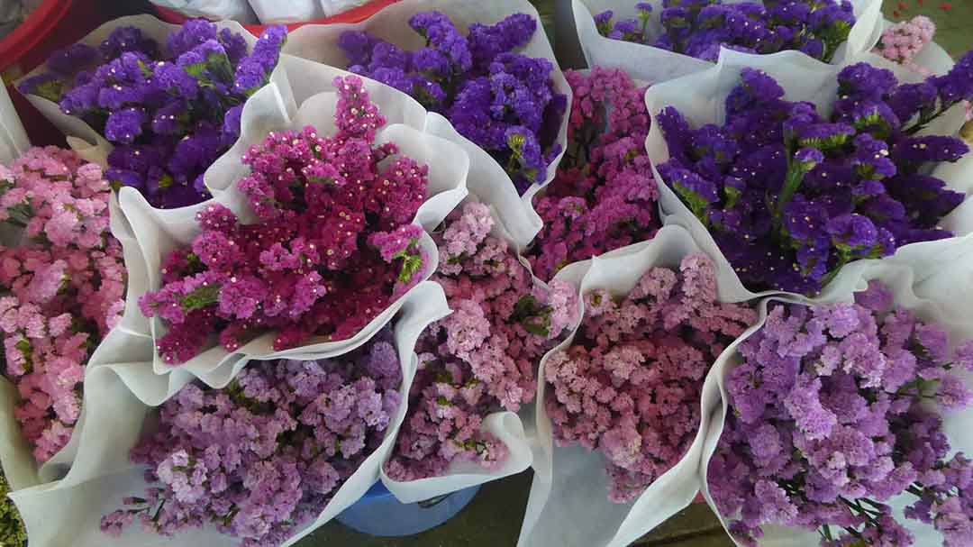 The Flower Market (Pak Khlong Talad) is Bangkok's largest fresh flower market.