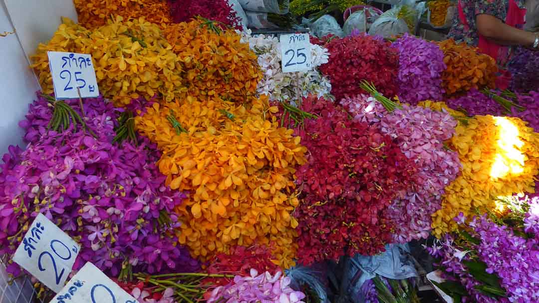 Pak Khlong Talad is Bangkok's largest fresh flower market.