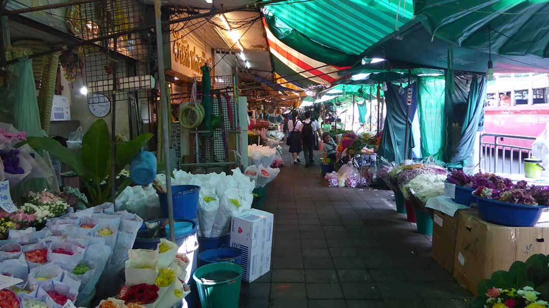 Pak Khlong Talad is Bangkok's largest fresh flower market.