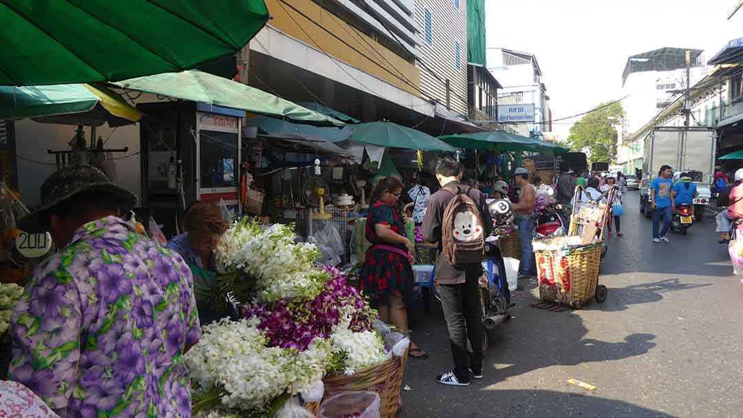 The Flower Market (Pak Khlong Talad) is Bangkok's largest fresh flower market.