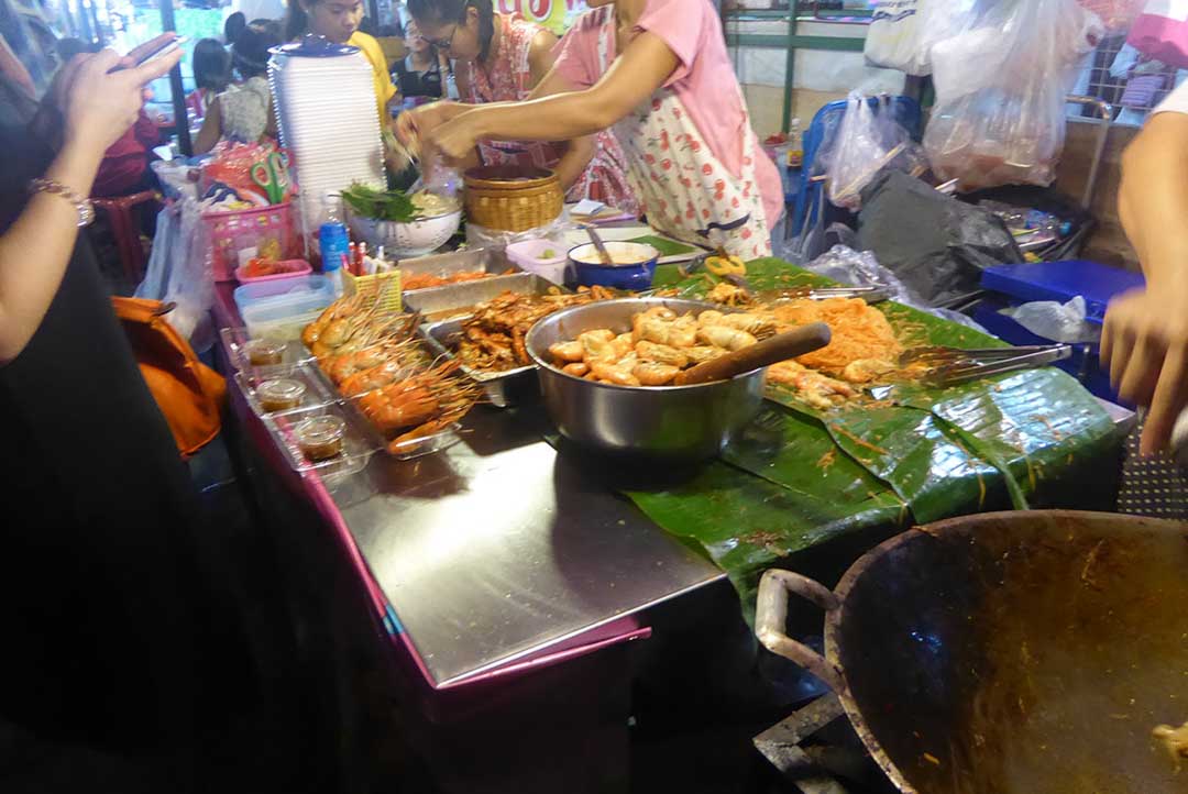 Ratchada Train Night Market - Markets in Bangkok