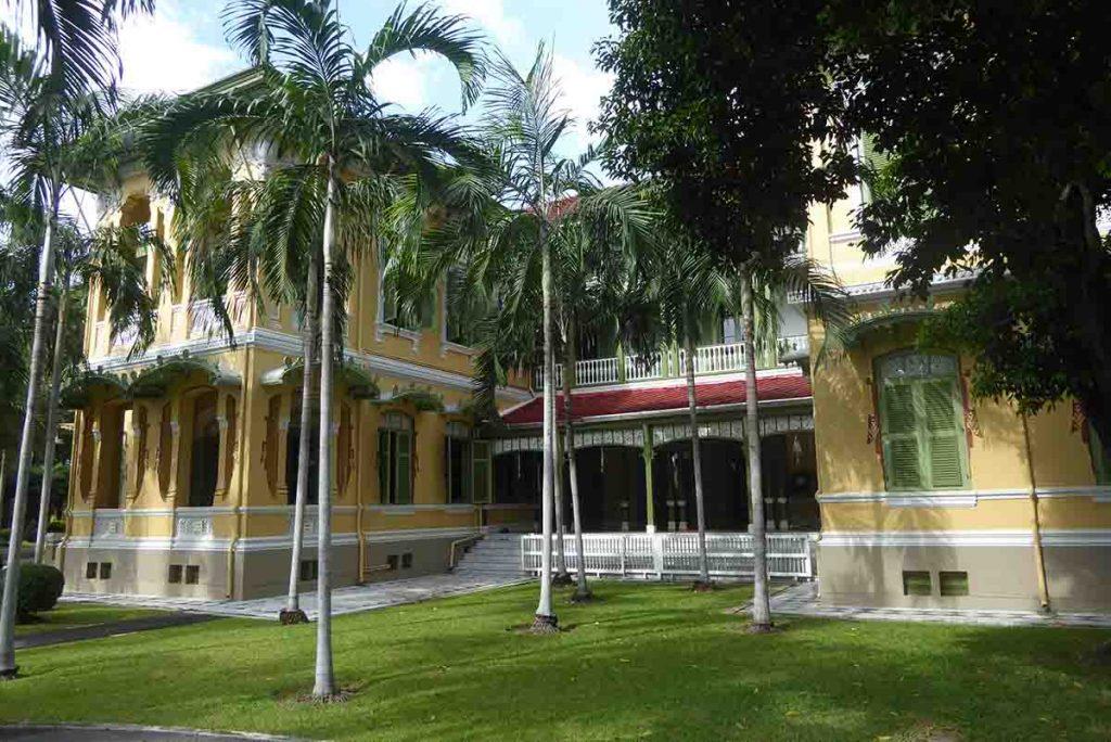 Parutsakawan Palace – Chitralada Villa. Royal Palaces in Bangkok.