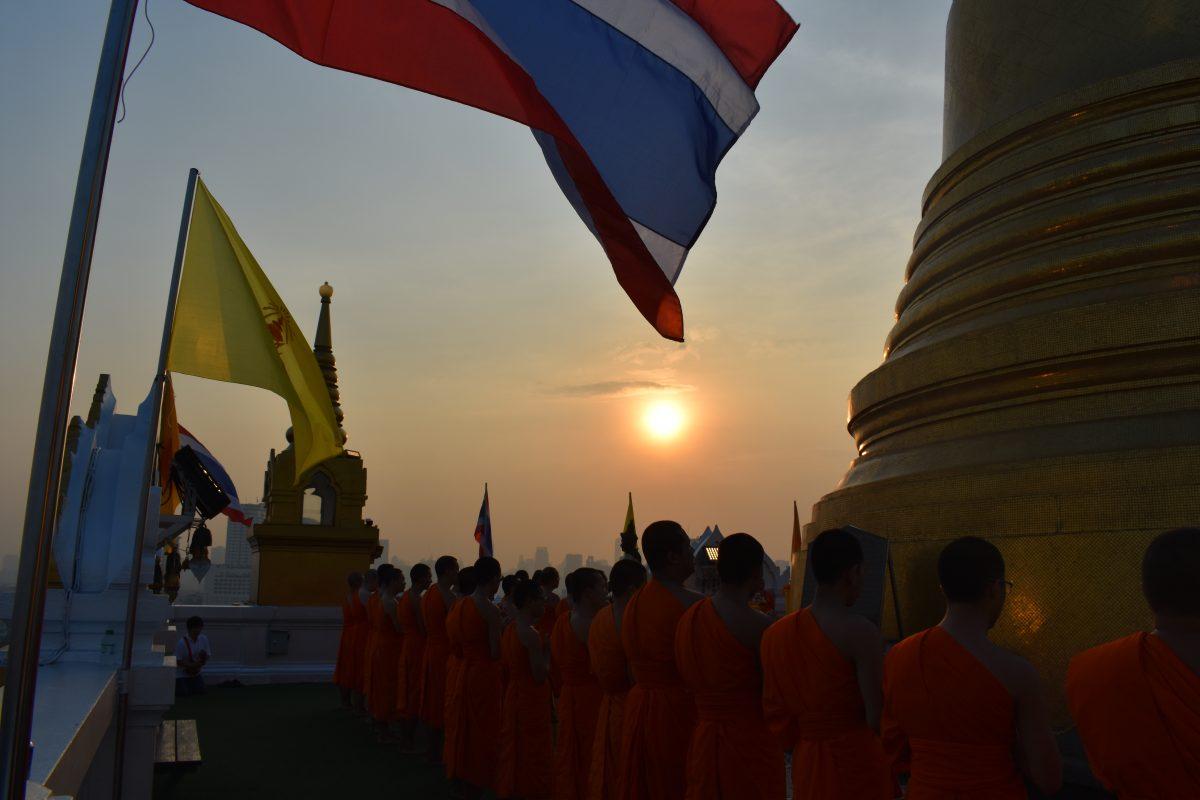 Sunrise ceremony at Wat Saket