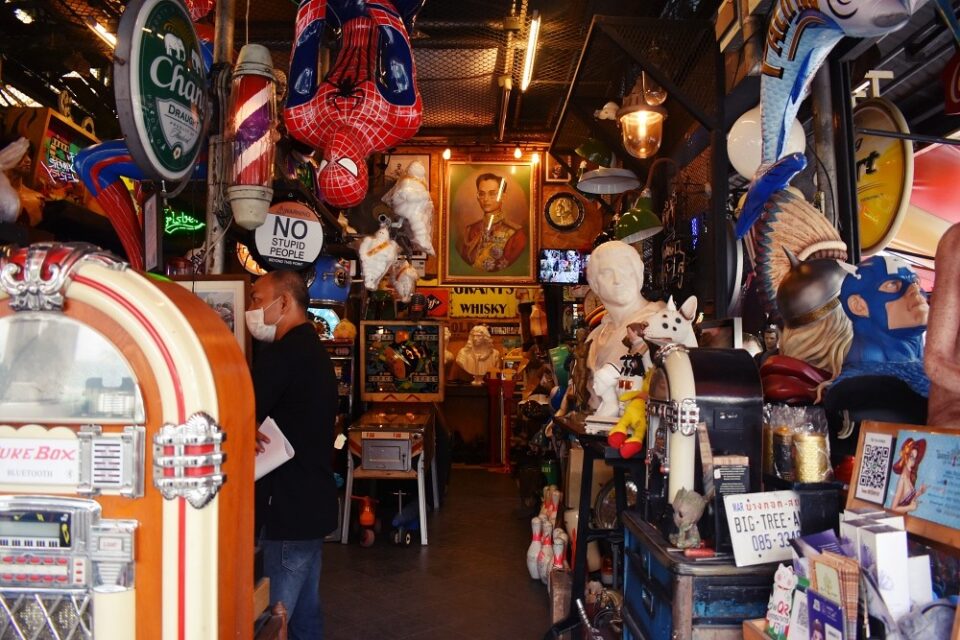 vintage retro shops Bangkok