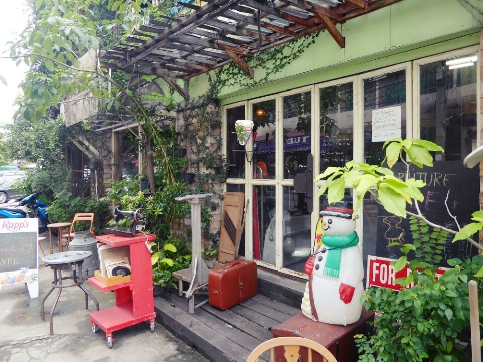 vintage & retro furniture shops in Bangkok