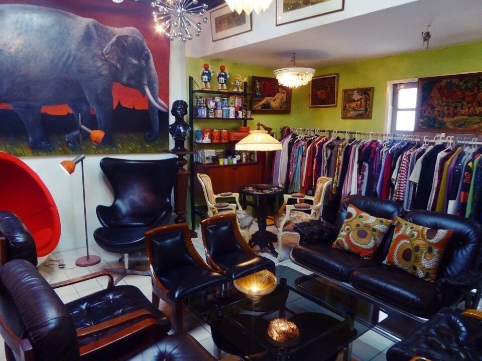 vintage & retro furniture & collectible shop Bangkok