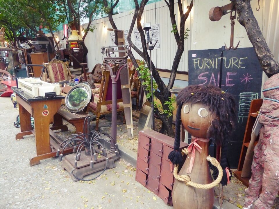 vintage & retro furniture shops in Bangkok