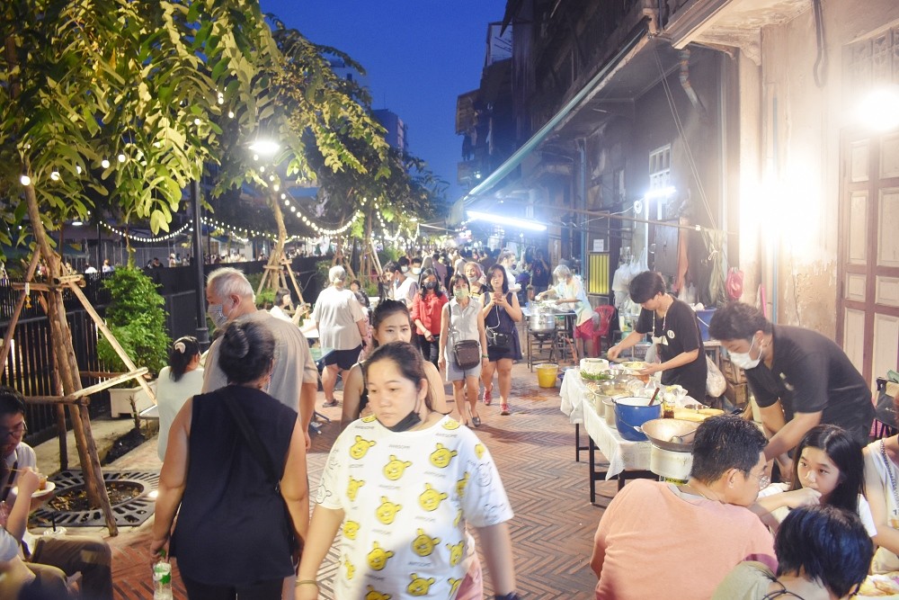 Khlong Ong Ang Walking Street