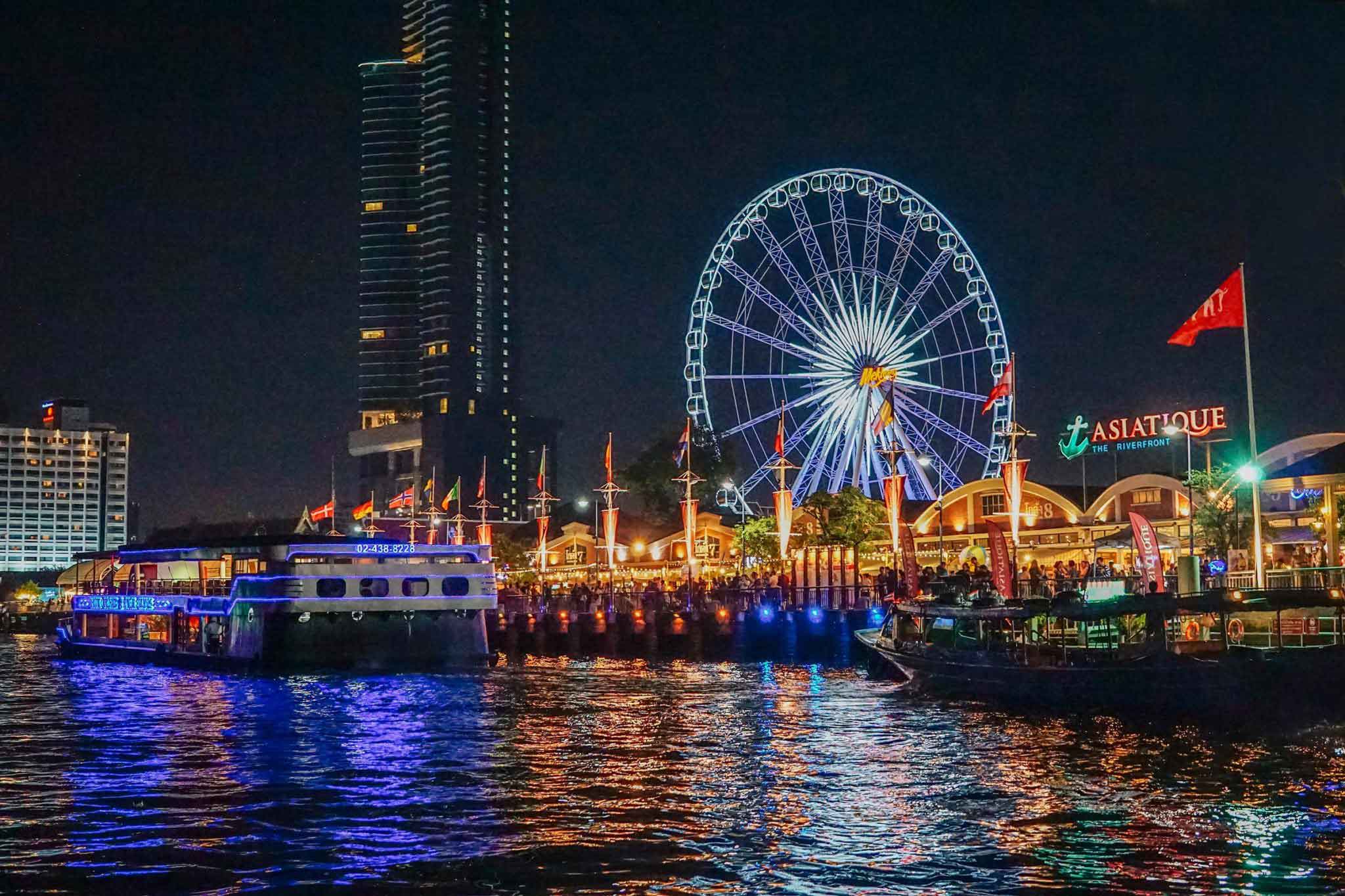 ชิงช้าสวรรค์ Asiatique Sky และแสงไฟกลางคืน