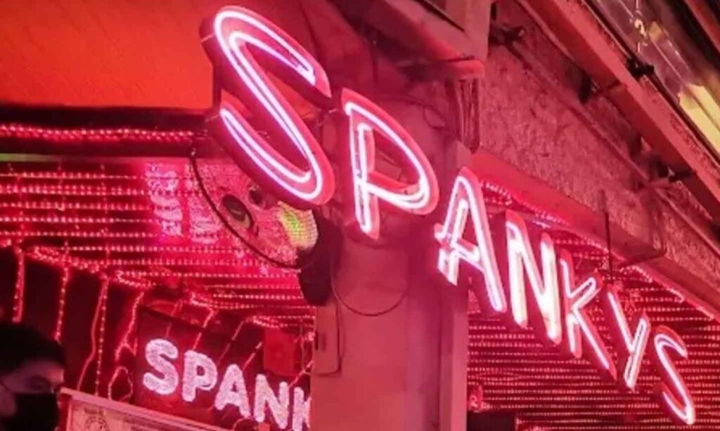 Spankys bar in nana plaza